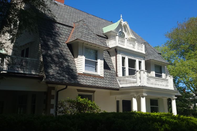 roof repair on asphalt shingles