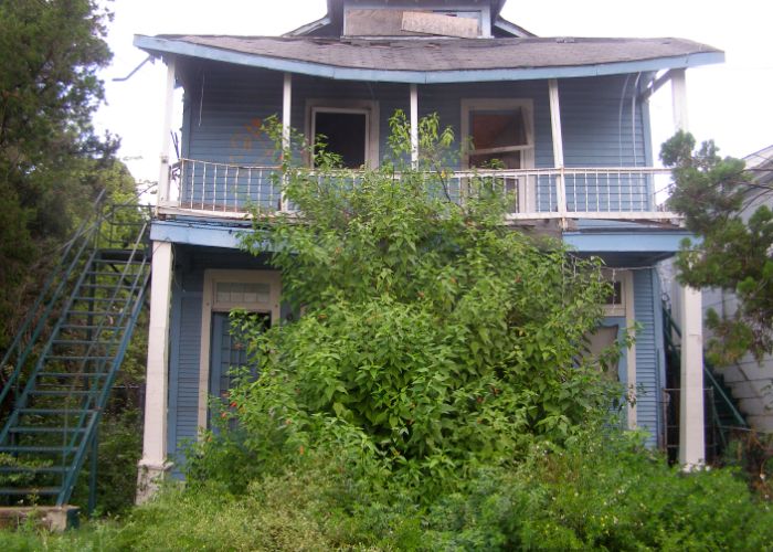 sagging roof
